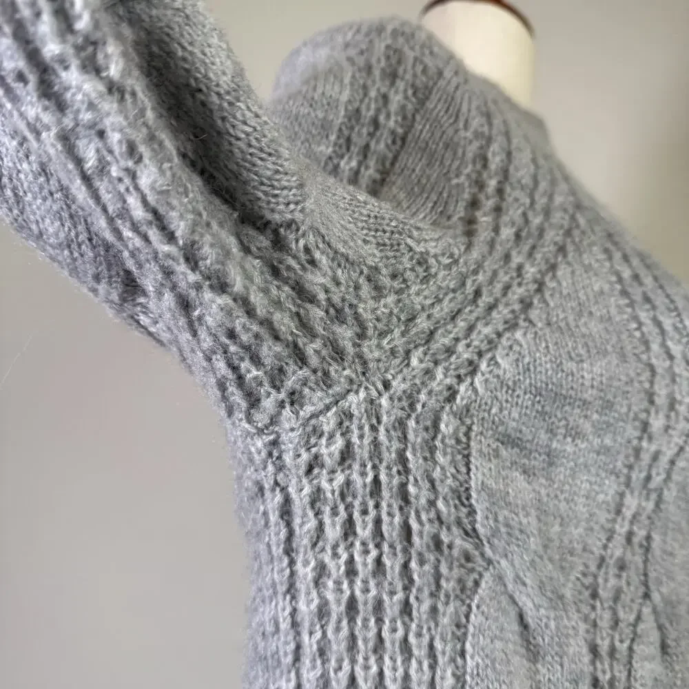 J Crew Crew Neck‎ Cable Knit Sweater Women's XXS Grey Acrylic/Alpaca Blend Grey